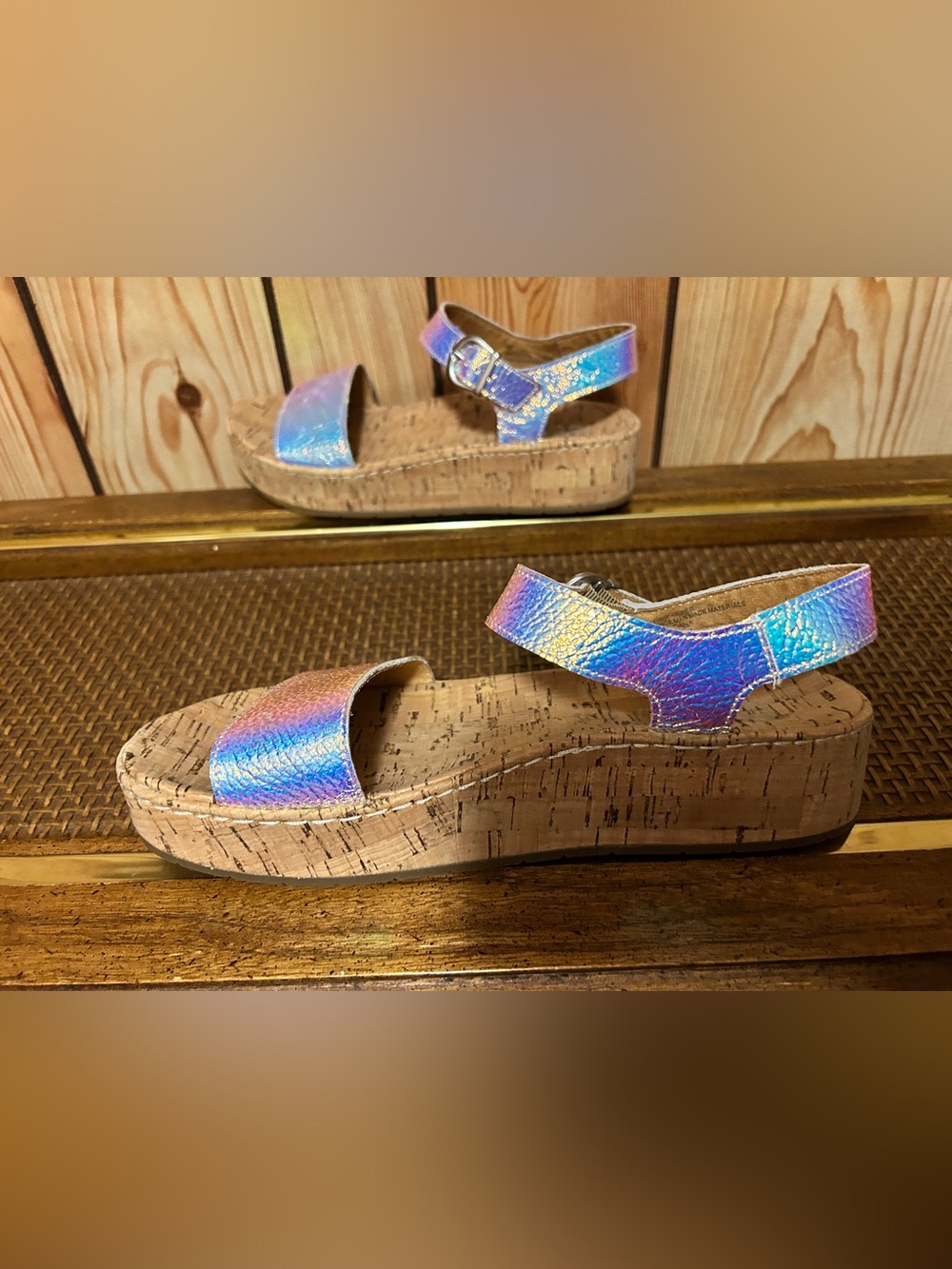 Born Sari Sandal Silver Multi Hologram Leather Strappy Wedge Platform Size 8 - Picture 7 of 15